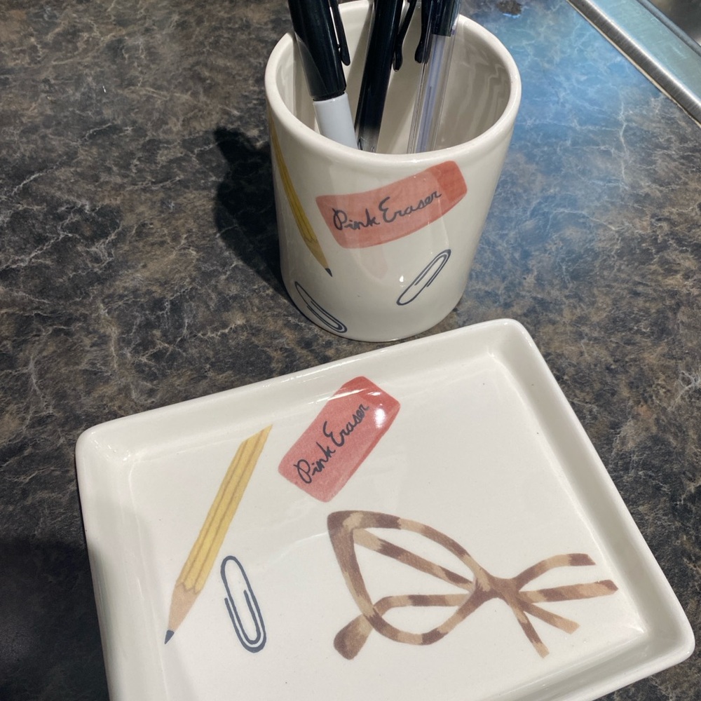 Magenta Ceramic Organizer